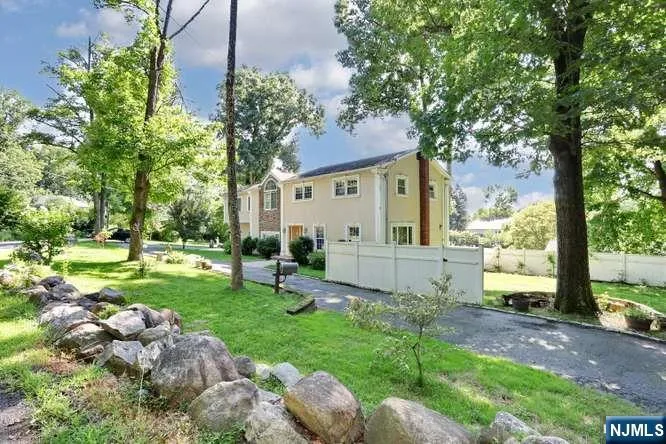 61 Intervale Road Par-Troy Hills, NJ 07005