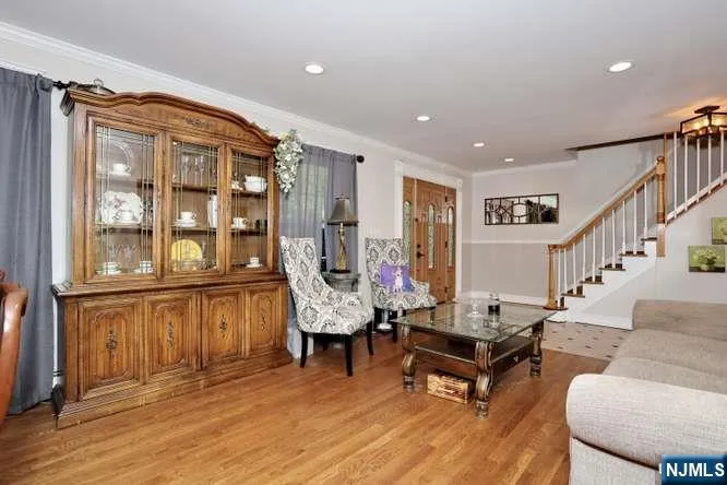61 Intervale Road Par-Troy Hills, NJ 07005