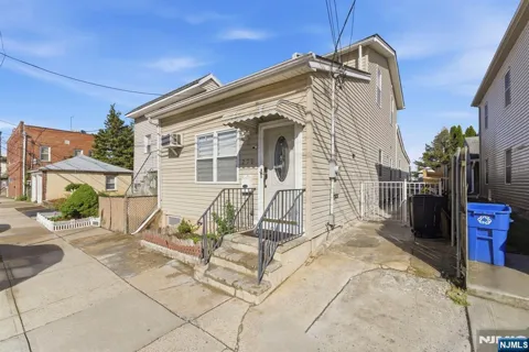 270 Westervelt Place
