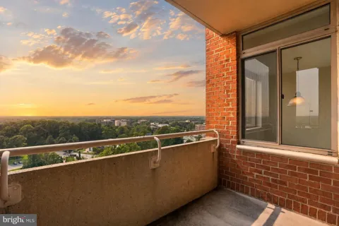 5809 NICHOLSON LANE #1505