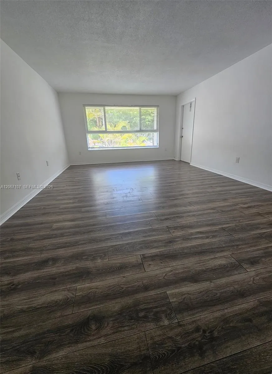 7470 Miami Lakes Dr #B208 Miami Lakes, FL 33014