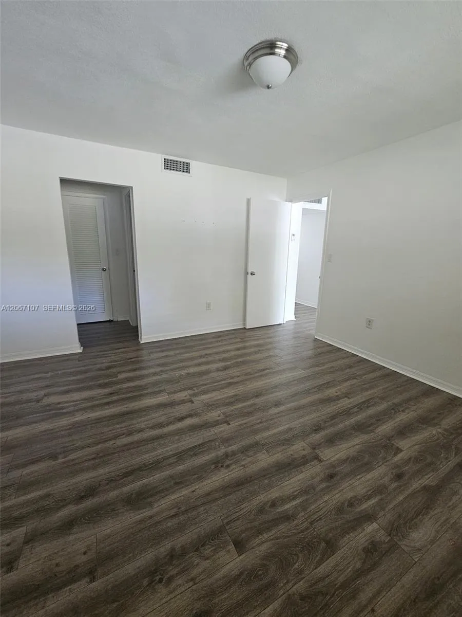 7470 Miami Lakes Dr #B208 Miami Lakes, FL 33014