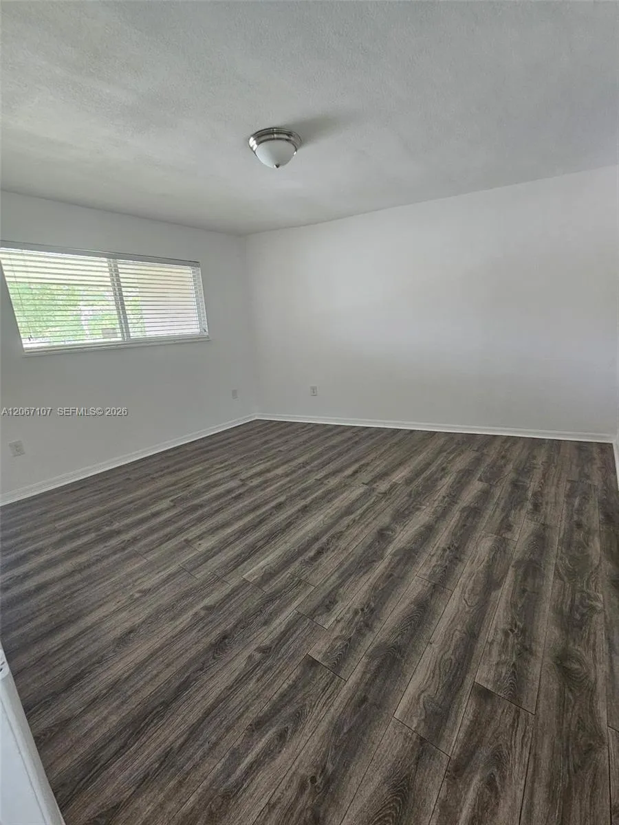 7470 Miami Lakes Dr #B208 Miami Lakes, FL 33014