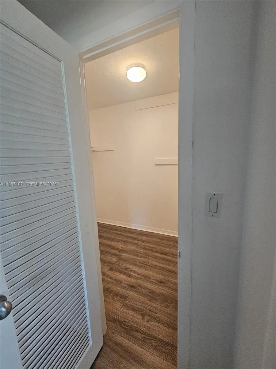 7470 Miami Lakes Dr #B208 Miami Lakes, FL 33014