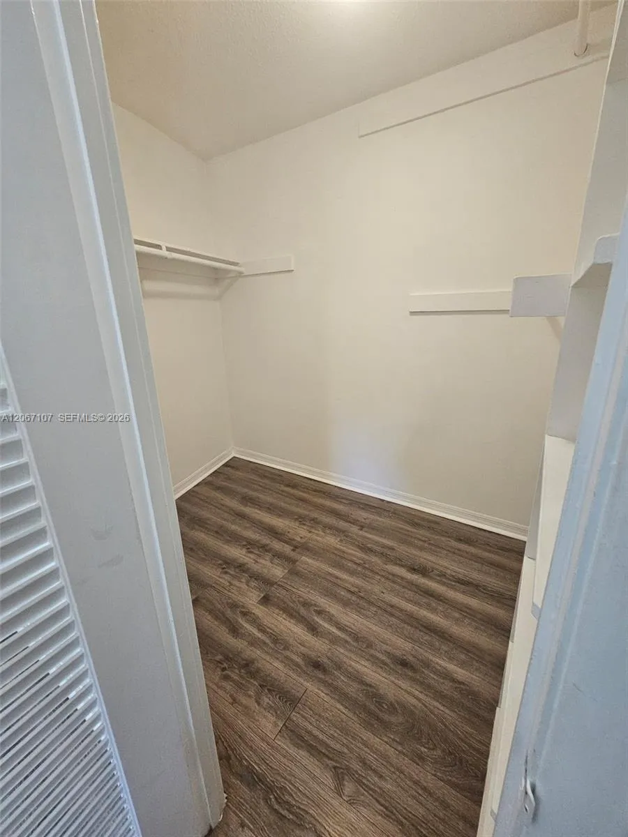 7470 Miami Lakes Dr #B208 Miami Lakes, FL 33014