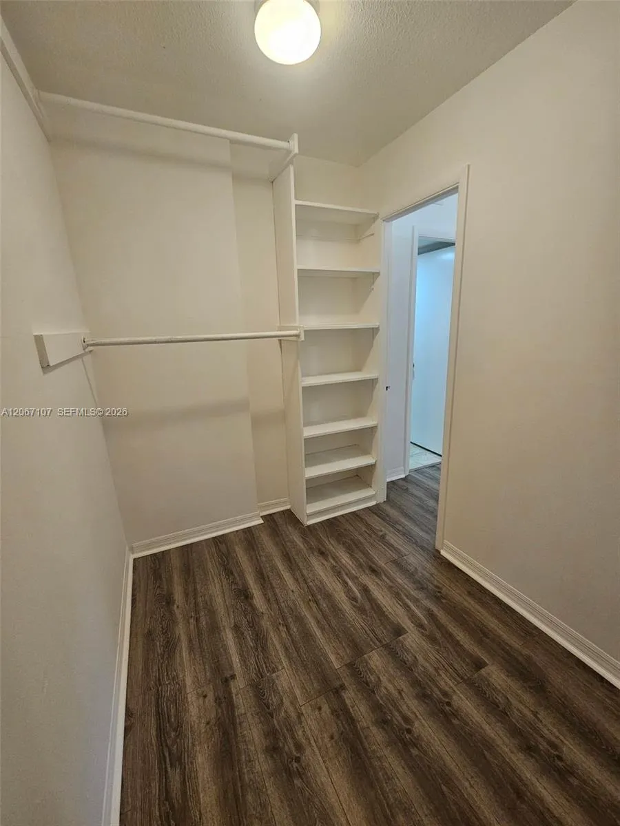 7470 Miami Lakes Dr #B208 Miami Lakes, FL 33014