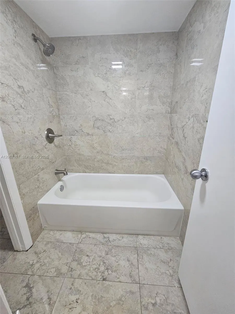7470 Miami Lakes Dr #B208 Miami Lakes, FL 33014