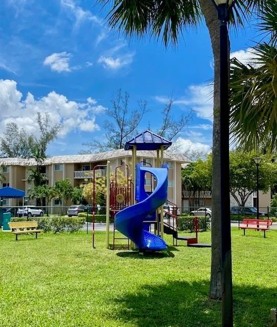 7470 Miami Lakes Dr #B208 Miami Lakes, FL 33014