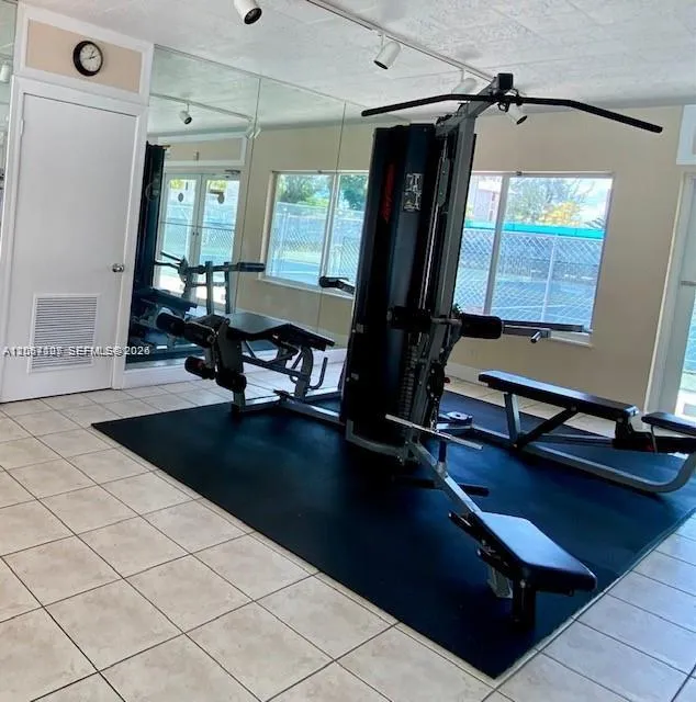 7470 Miami Lakes Dr #B208 Miami Lakes, FL 33014