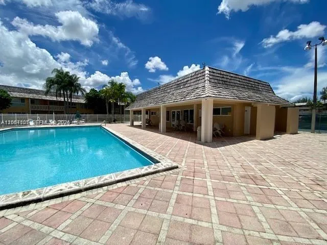 7470 Miami Lakes Dr #B208 Miami Lakes, FL 33014