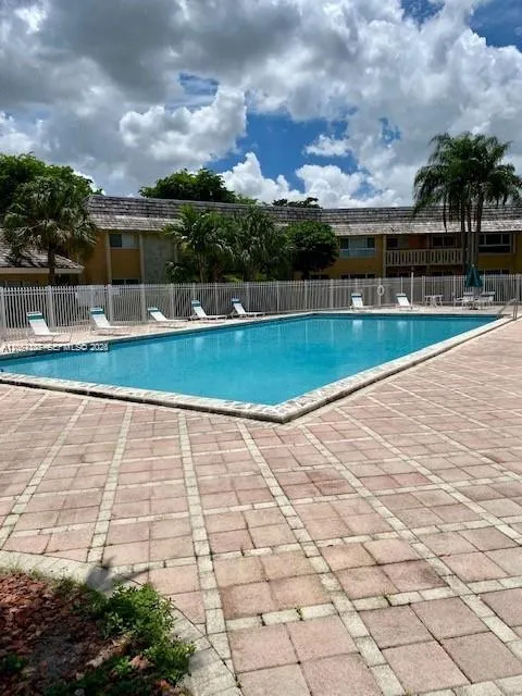 7470 Miami Lakes Dr #B208 Miami Lakes, FL 33014