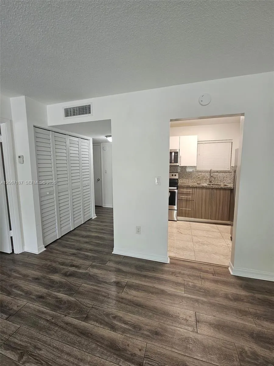 7470 Miami Lakes Dr #B208 Miami Lakes, FL 33014