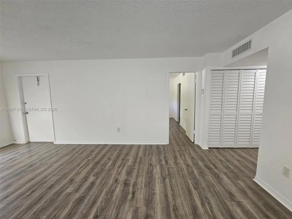 7470 Miami Lakes Dr #B208 Miami Lakes, FL 33014