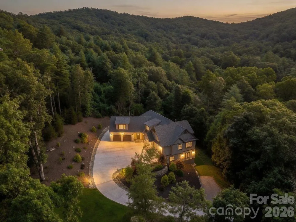 8 Lakeview Drive Fairview, NC 28730