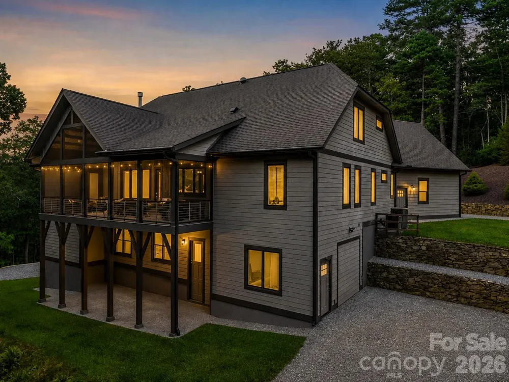 8 Lakeview Drive Fairview, NC 28730