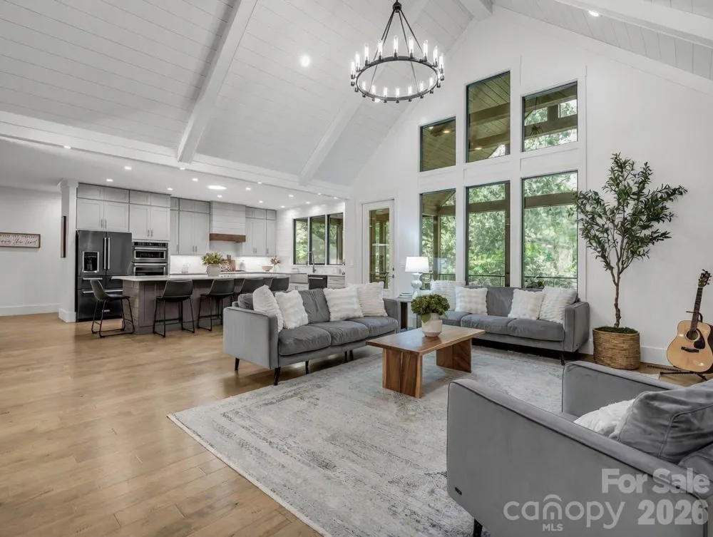 8 Lakeview Drive Fairview, NC 28730