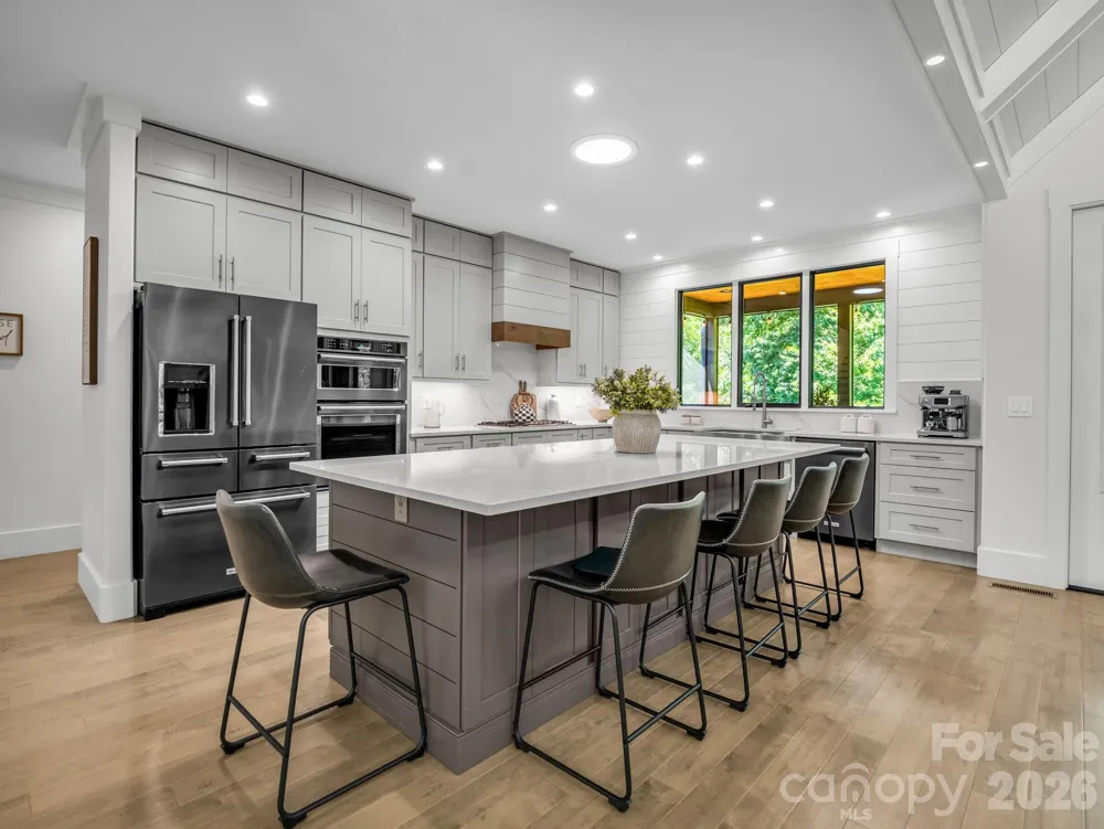 8 Lakeview Drive Fairview, NC 28730