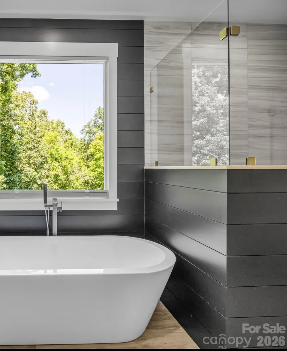 8 Lakeview Drive Fairview, NC 28730