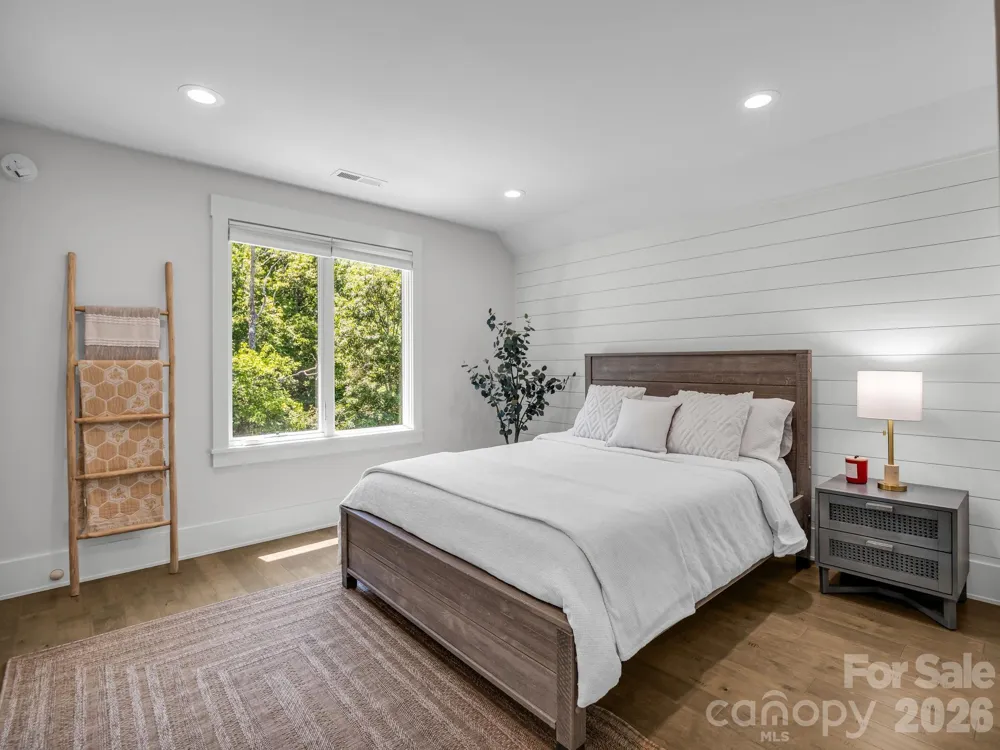 8 Lakeview Drive Fairview, NC 28730