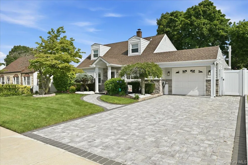23 Needle Lane Levittown, NY 11756
