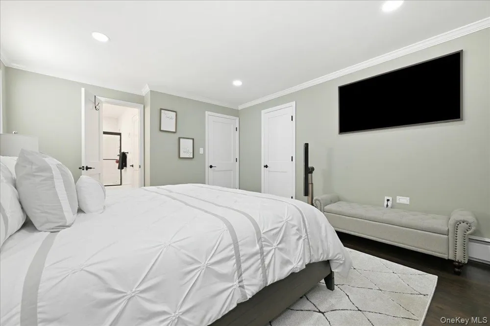 23 Needle Lane Levittown, NY 11756