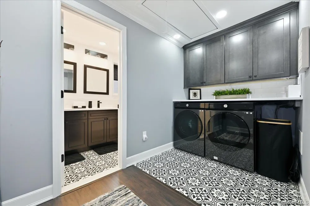 23 Needle Lane Levittown, NY 11756