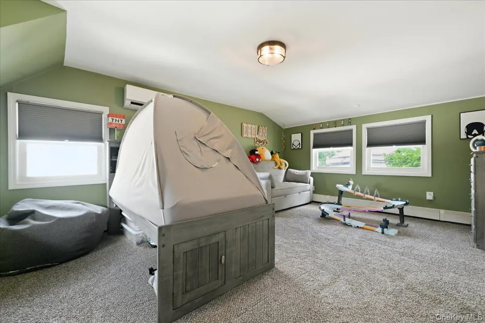 23 Needle Lane Levittown, NY 11756