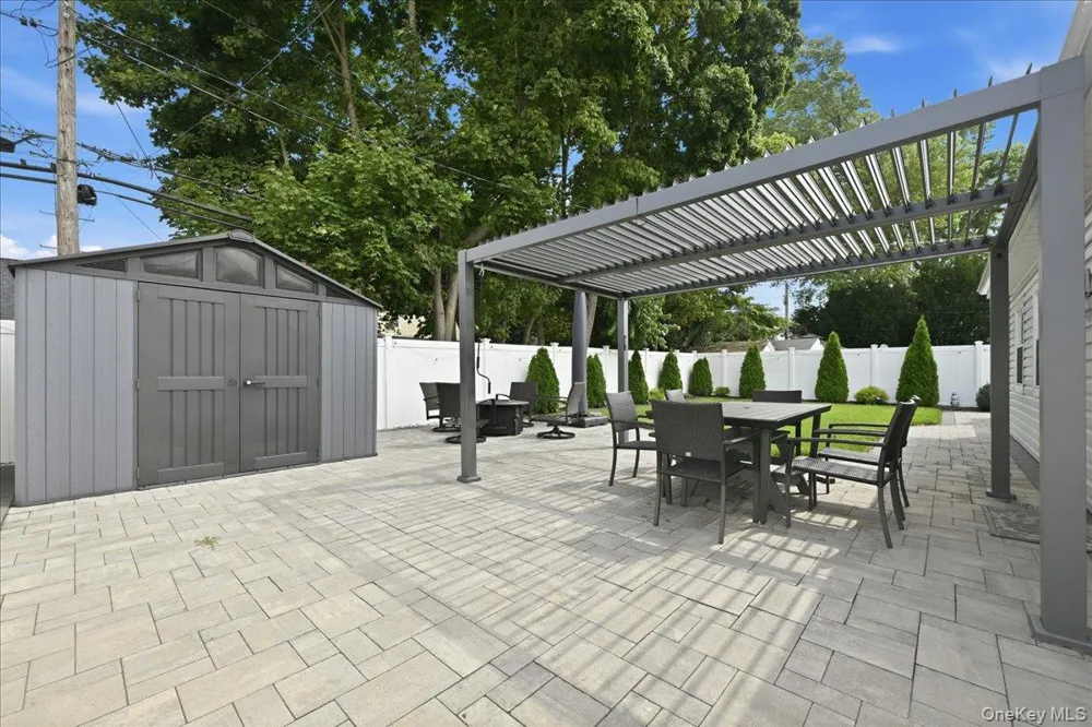 23 Needle Lane Levittown, NY 11756
