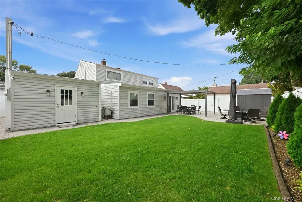 23 Needle Lane Levittown, NY 11756