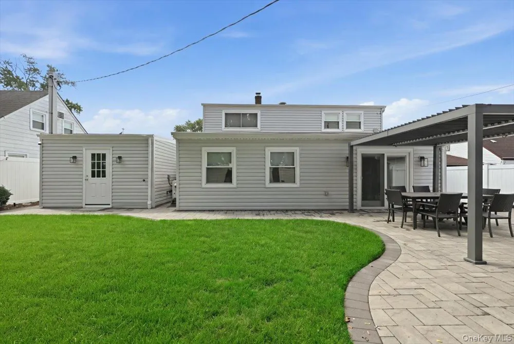 23 Needle Lane Levittown, NY 11756