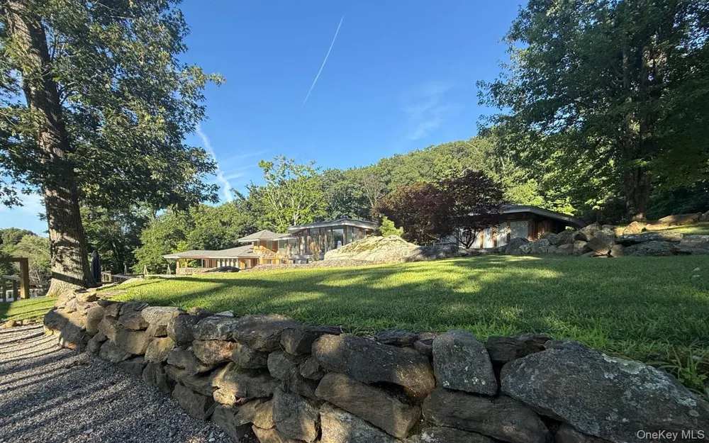 496 Haines Road Bedford Corners, NY 10549