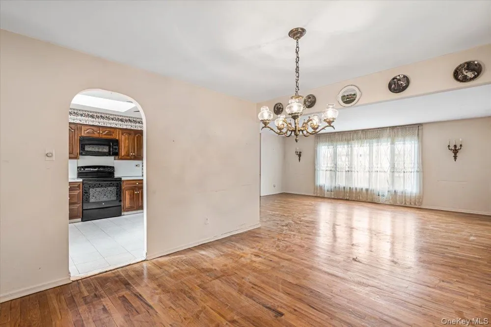 156-14 14th Avenue Beechhurst, NY 11357