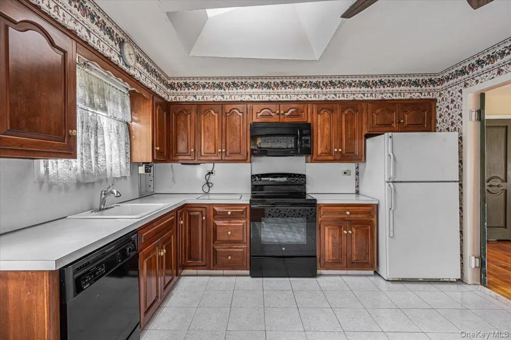156-14 14th Avenue Beechhurst, NY 11357
