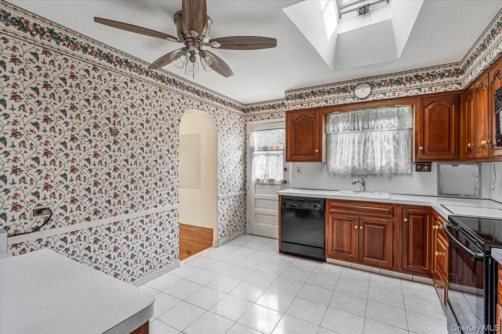 156-14 14th Avenue Beechhurst, NY 11357