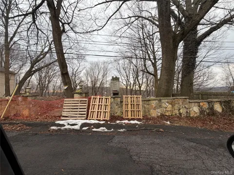 21 Amawalk Road