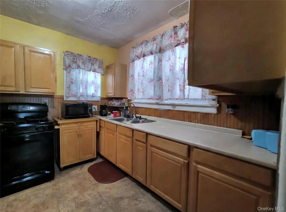 492 1st Street Newburgh, NY 12550