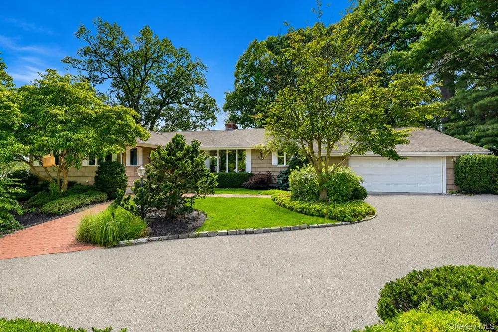 9 Kanes Lane Huntington Bay, NY 11743