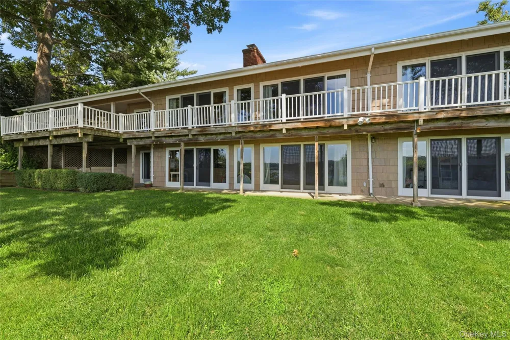 9 Kanes Lane Huntington Bay, NY 11743