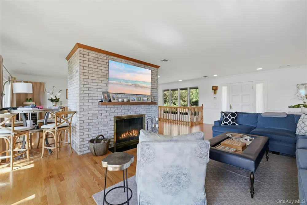 9 Kanes Lane Huntington Bay, NY 11743