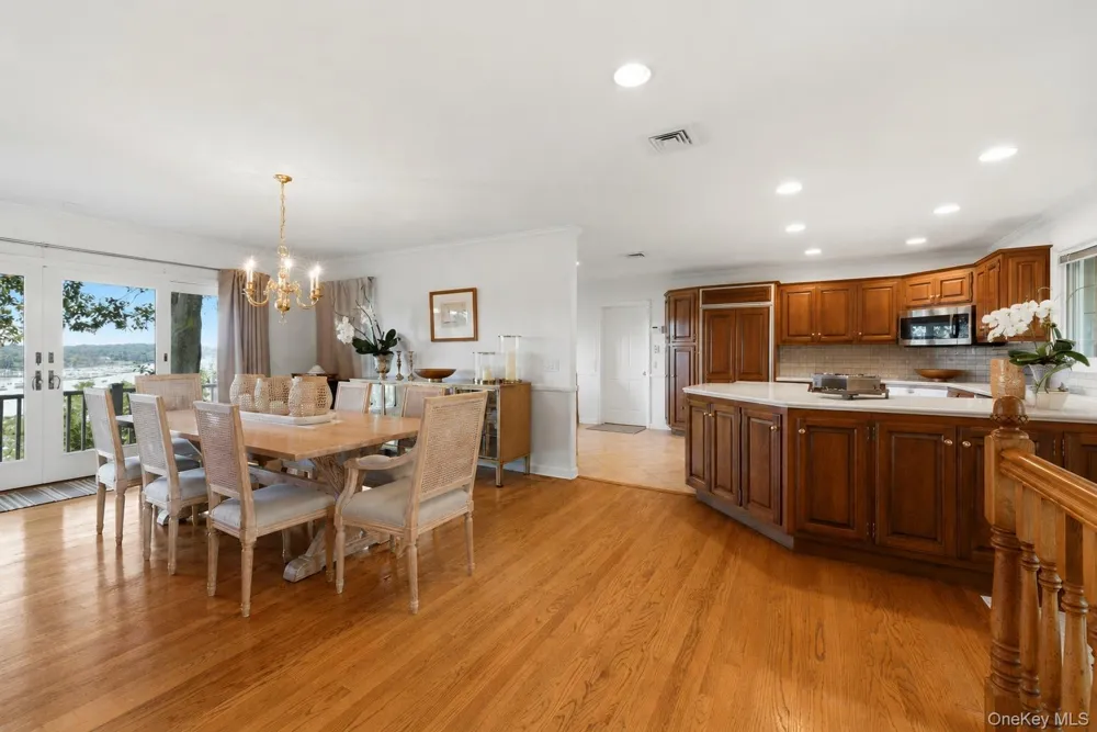 9 Kanes Lane Huntington Bay, NY 11743