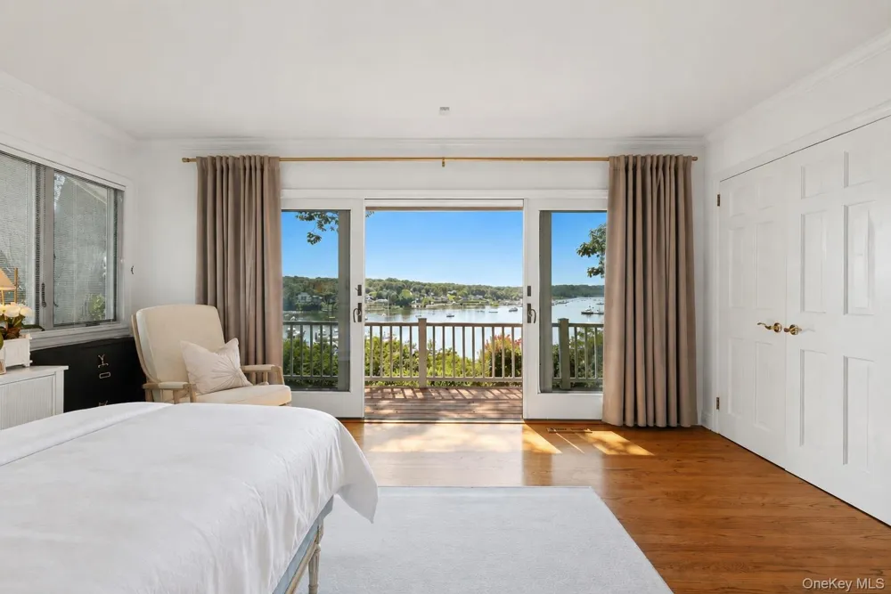 9 Kanes Lane Huntington Bay, NY 11743