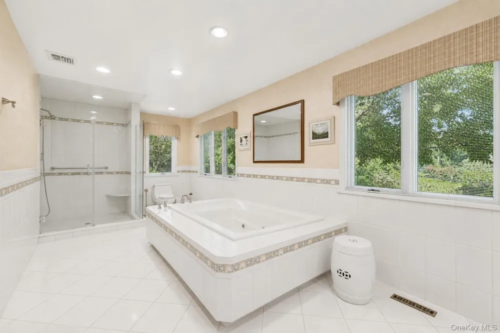 9 Kanes Lane Huntington Bay, NY 11743