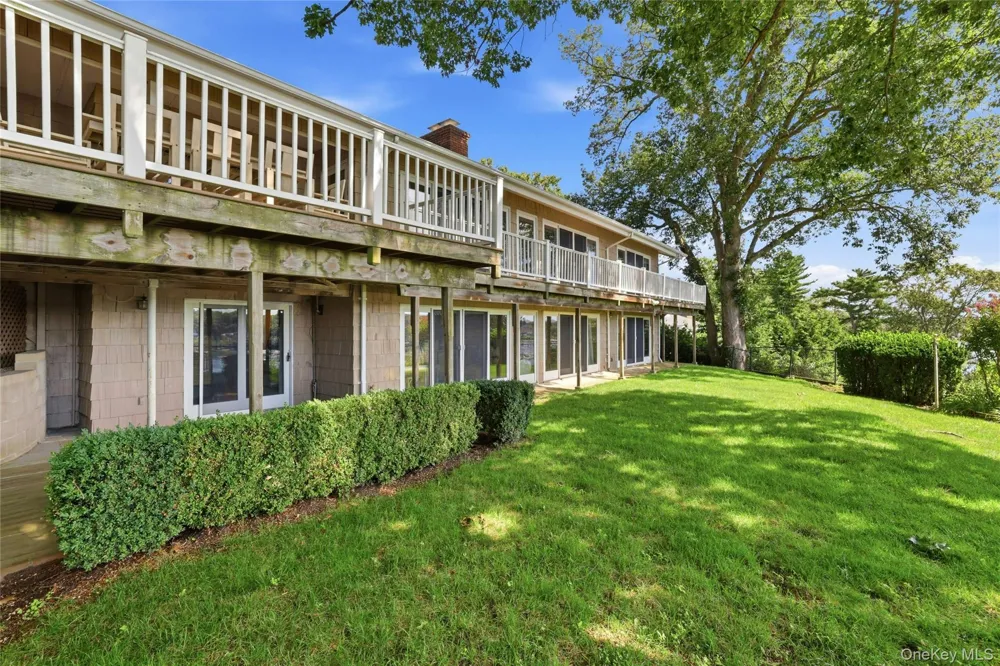 9 Kanes Lane Huntington Bay, NY 11743