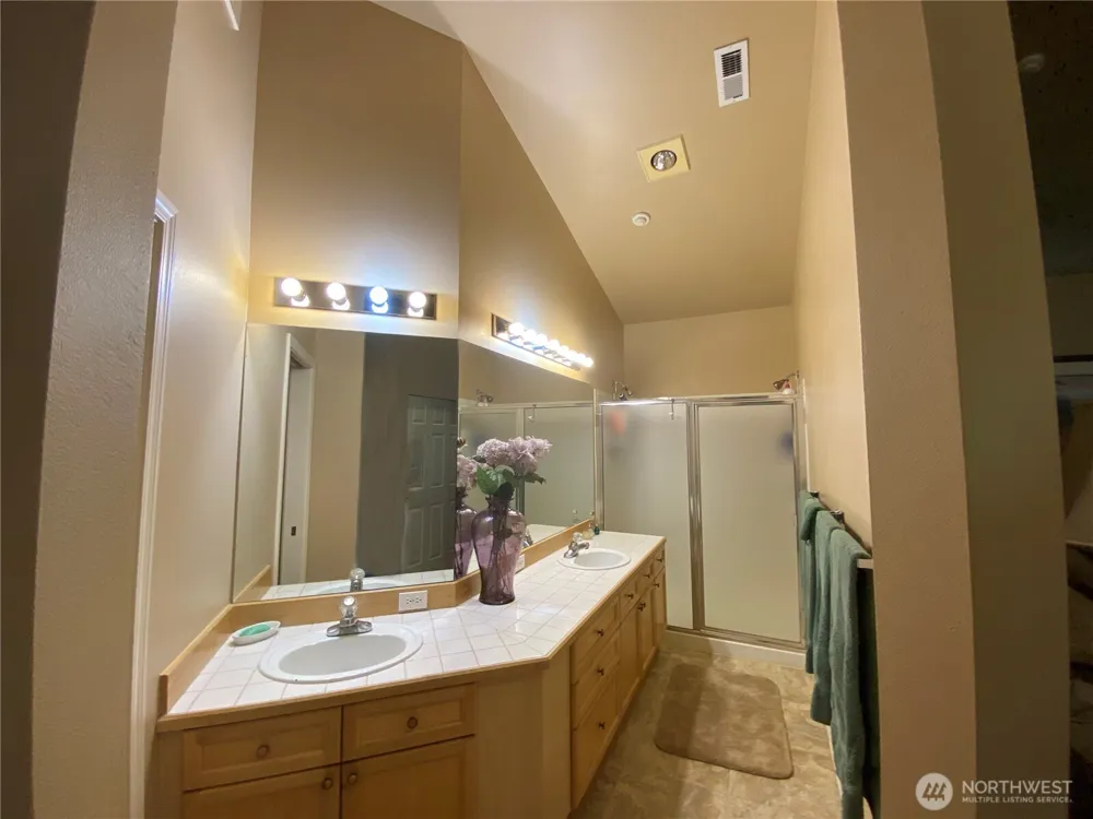 18664 NE 56th Court #FF1866 Redmond, WA 98052