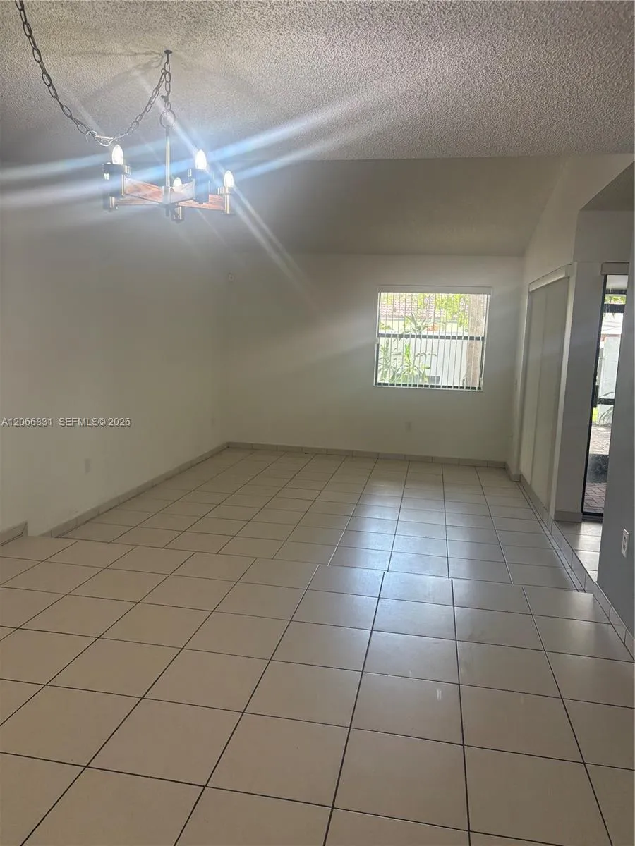 17919 NW 66th Ct Hialeah, FL 33015
