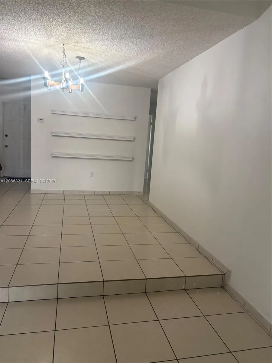 17919 NW 66th Ct Hialeah, FL 33015