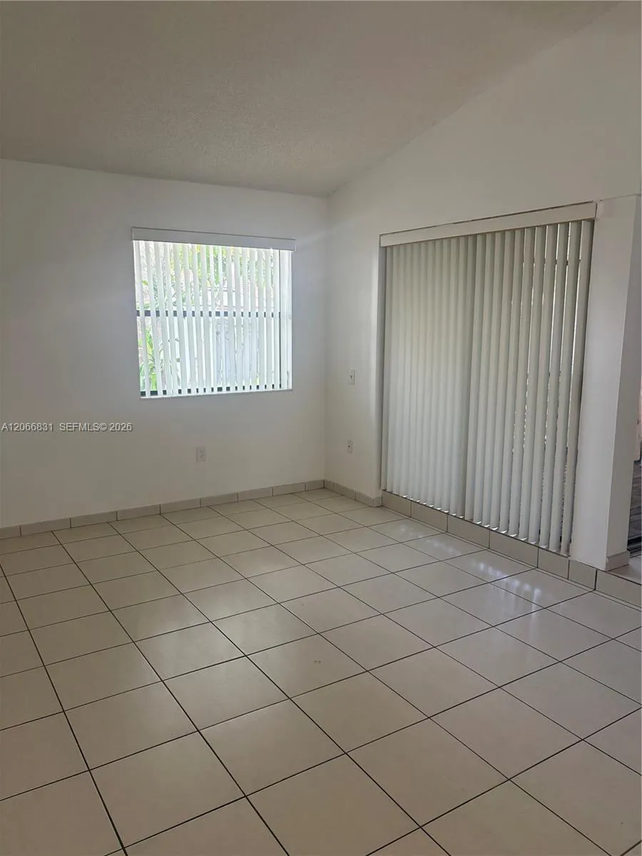 17919 NW 66th Ct Hialeah, FL 33015