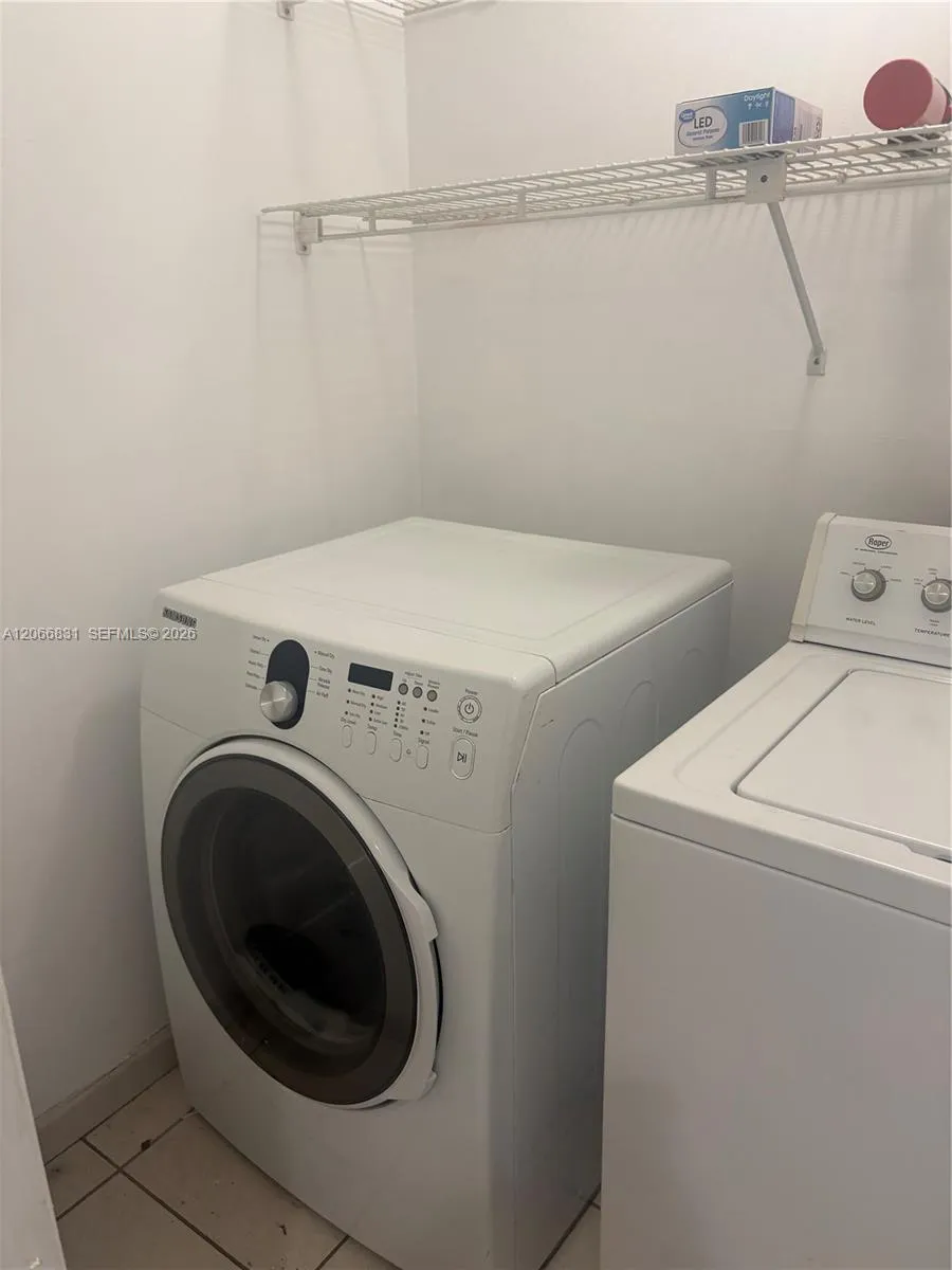 17919 NW 66th Ct Hialeah, FL 33015