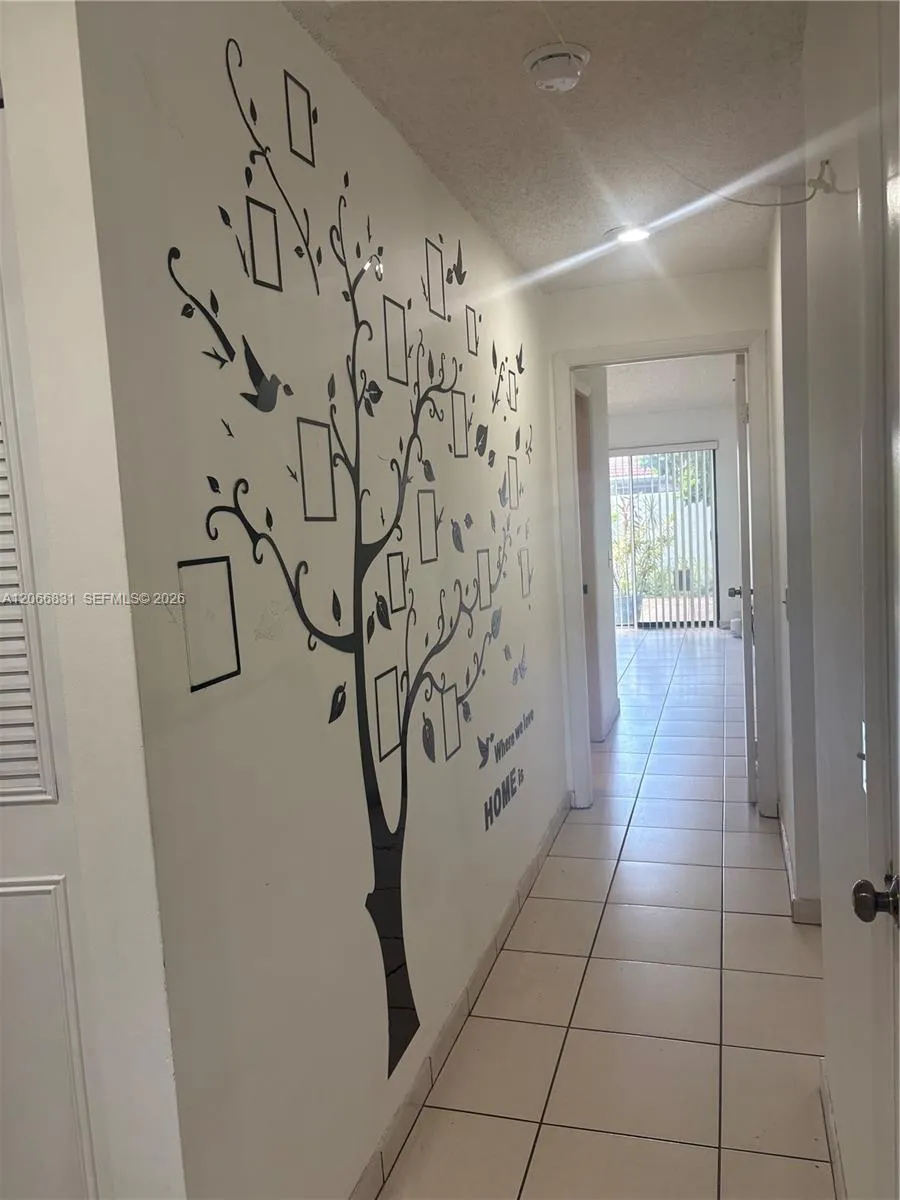17919 NW 66th Ct Hialeah, FL 33015
