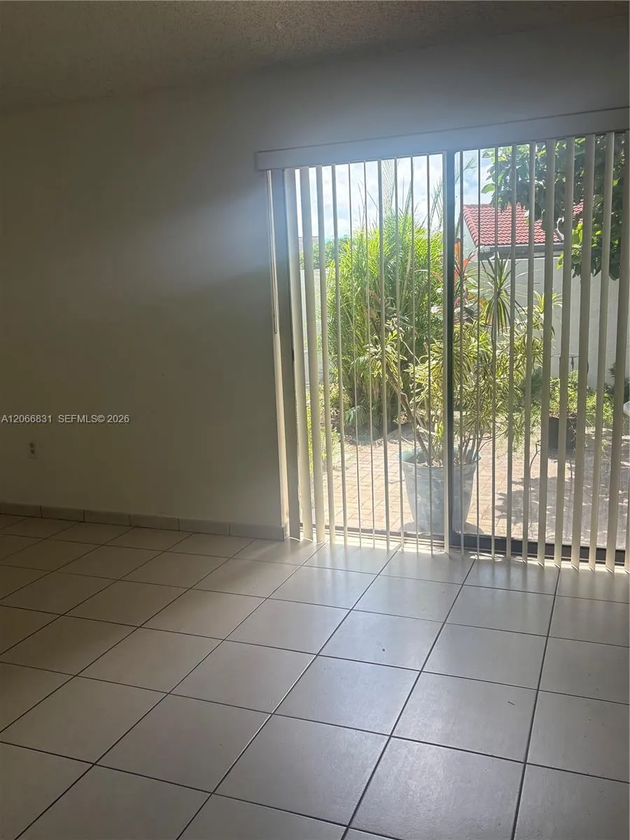 17919 NW 66th Ct Hialeah, FL 33015